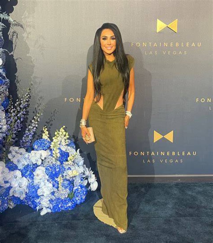 Durana Elmi Attends Fontainebleau Grand Red Carpet Opening in Las Vegas – Hollywood Life