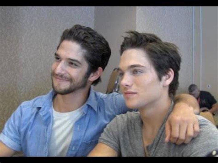 Dylan Sprayberry Interview On ‘Light As A Feather’ After ‘Teen Wolf’ – Hollywood Life