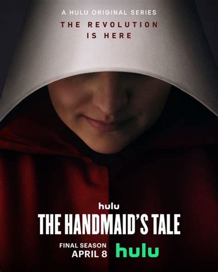 Elisabeth Moss Talks ‘Handmaid’s Tale’ Finale, Season 4, & June’s Fate – Hollywood Life