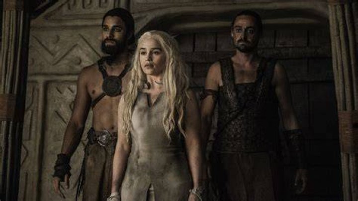 Emilia Clarke Gets Down To Tupac As Daenerys In Epic Set Video — Watch