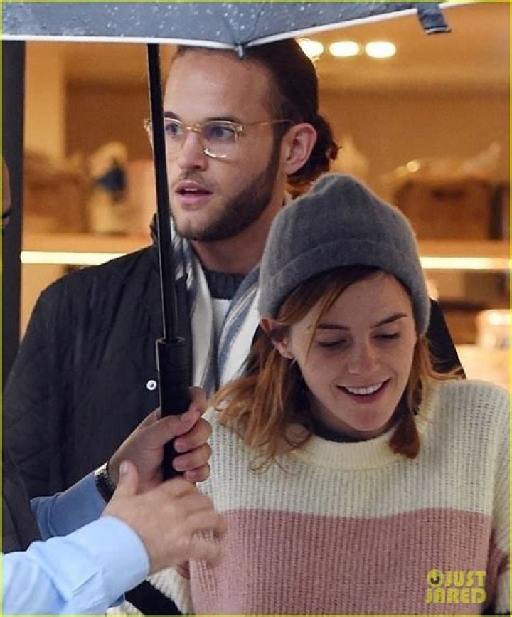 Emma Watson Kisses Mystery Man In London: Pic – Hollywood Life