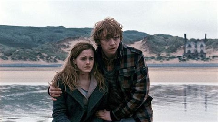 Emma Watson Says Kissing Rupert Grint Felt ‘Wrong’ In ‘HP’ Special – Hollywood Life