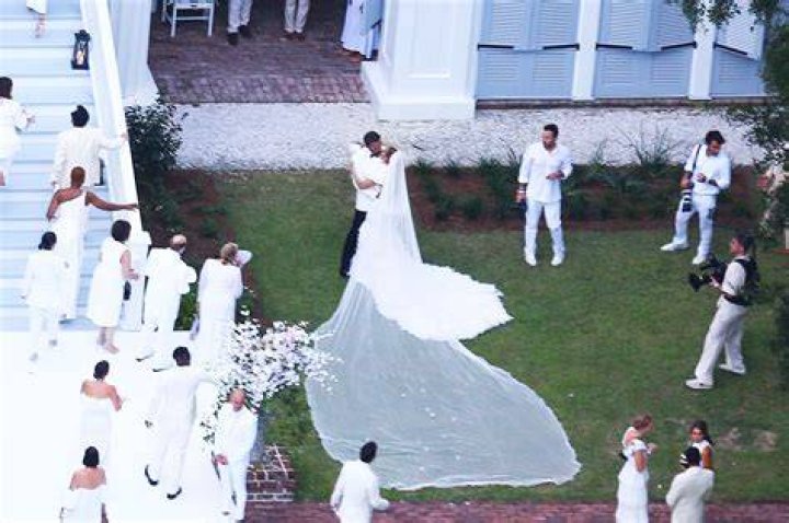 Emme Muniz Celebrates Jennifer Lopez & Ben Affleck’s Wedding: Photo – Hollywood Life
