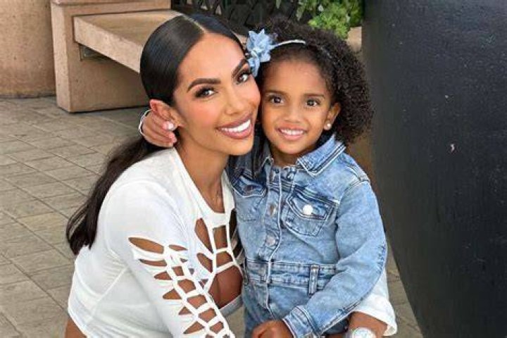 Erica Mena Claps Back At Safaree Samuels Over Their Kids – Hollywood Life