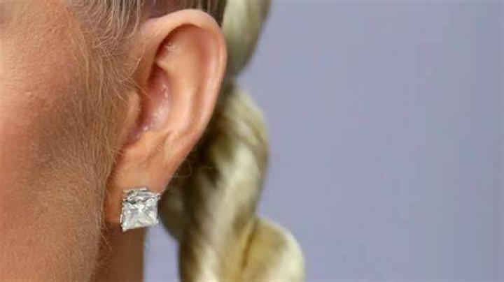 Erika Jayne Reacts to Jon Hamm’s Comments About Her Diamond Earrings – Hollywood Life