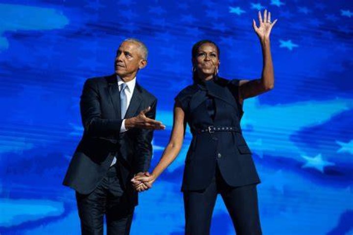 Erykah Badu Apologizes To Barack Obama About Sharing Birthday Video – Hollywood Life