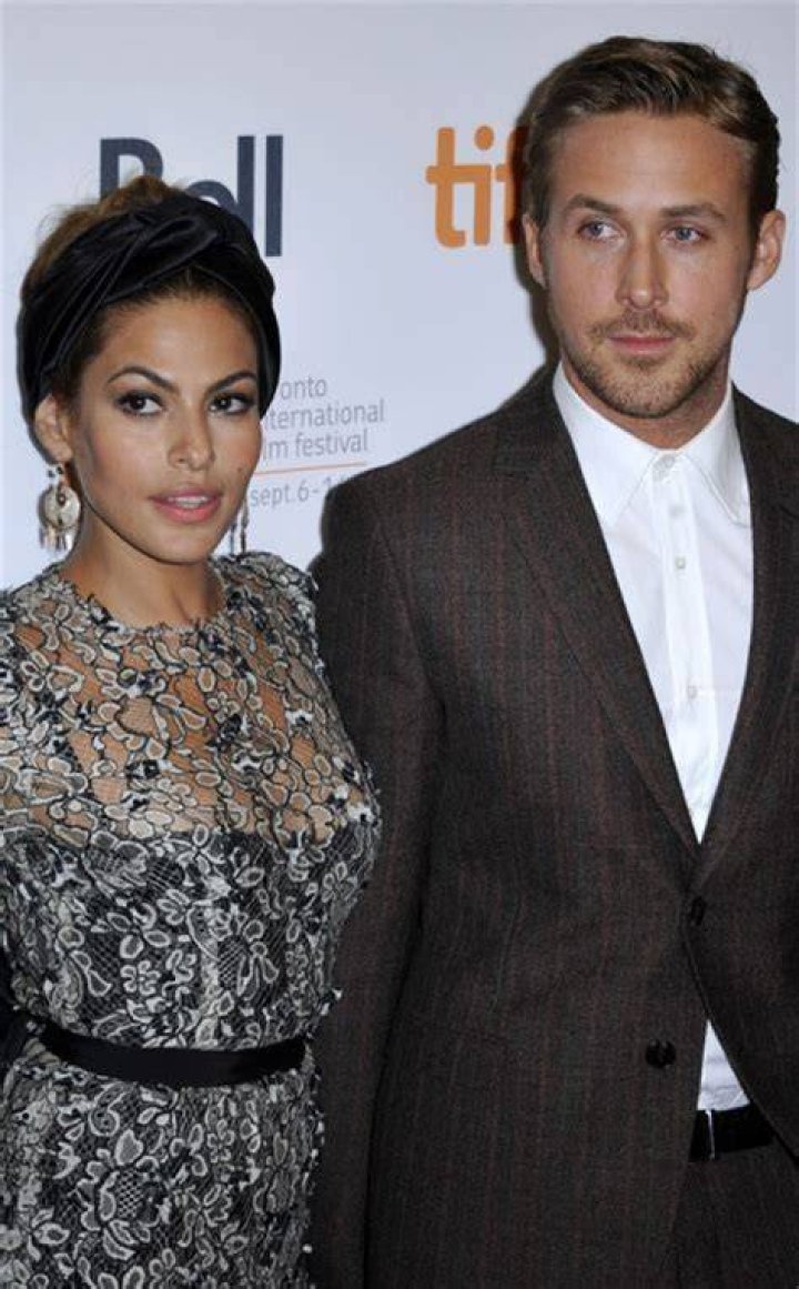 Eva Mendes Reveals Ryan Gosling Is A Good Cook & Baker & Fans Swoon: ‘He Is So Perfect’