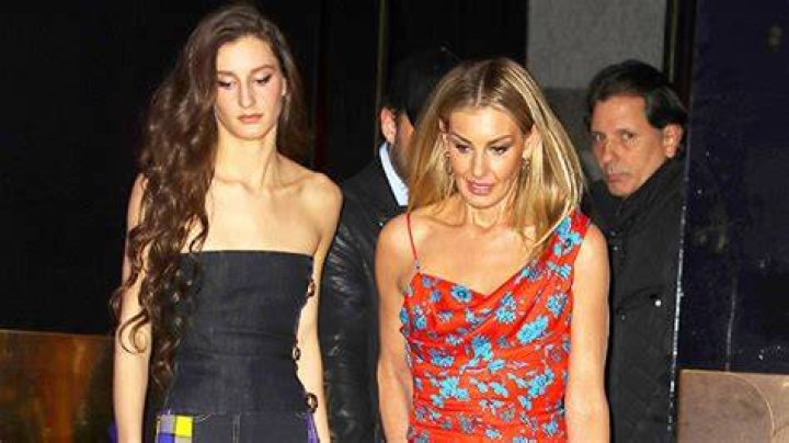 Faith Hill & Daughter Audrey McGraw In Matching Daisy Dukes: Photos – Hollywood Life