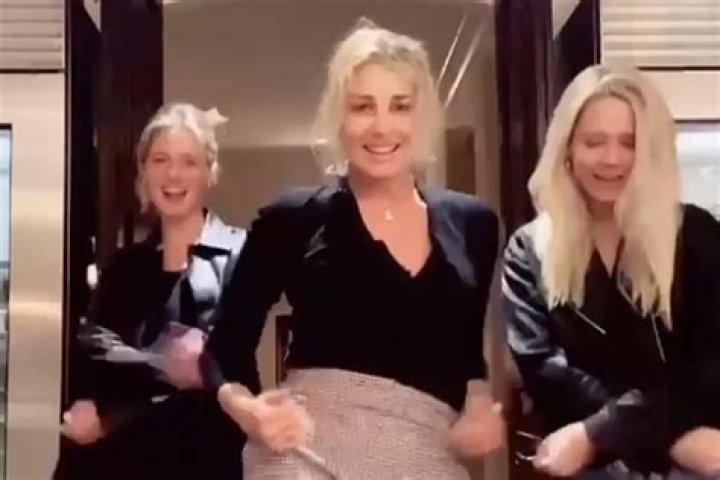 Faith Hill & Daughter Maggie Dance In Cute TikTok Video – Hollywood Life