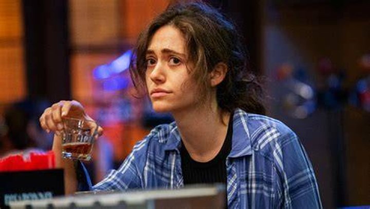 Fiona’s Drinking Is Out Of Control — Episode 8 Recap – Hollywood Life