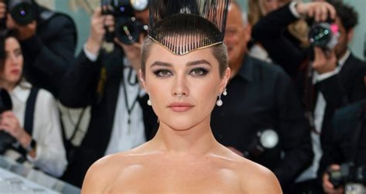 Florence Pugh’s Met Gala 2023 Dress & Shaved Head Reveal: Photo – Hollywood Life