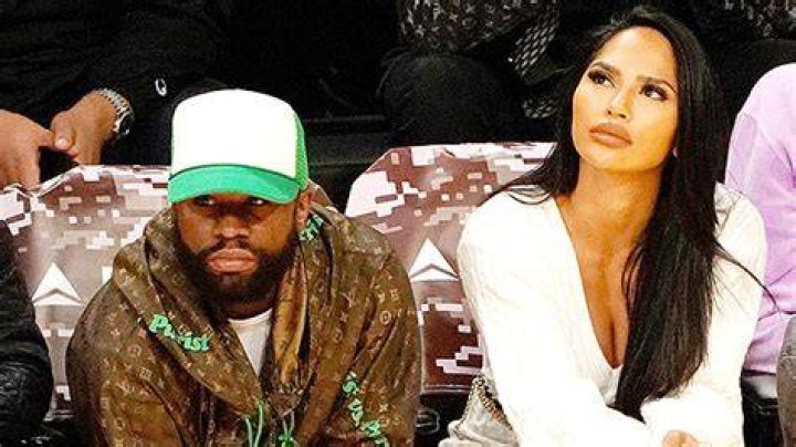 Floyd Mayweather’s GF Rocks Sweater Dress At Lakers Game: Photos – Hollywood Life