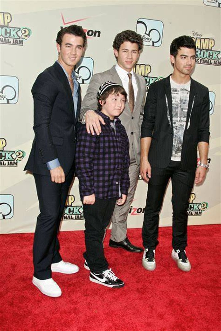 Frankie Jonas Celebrity Profile – Hollywood Life