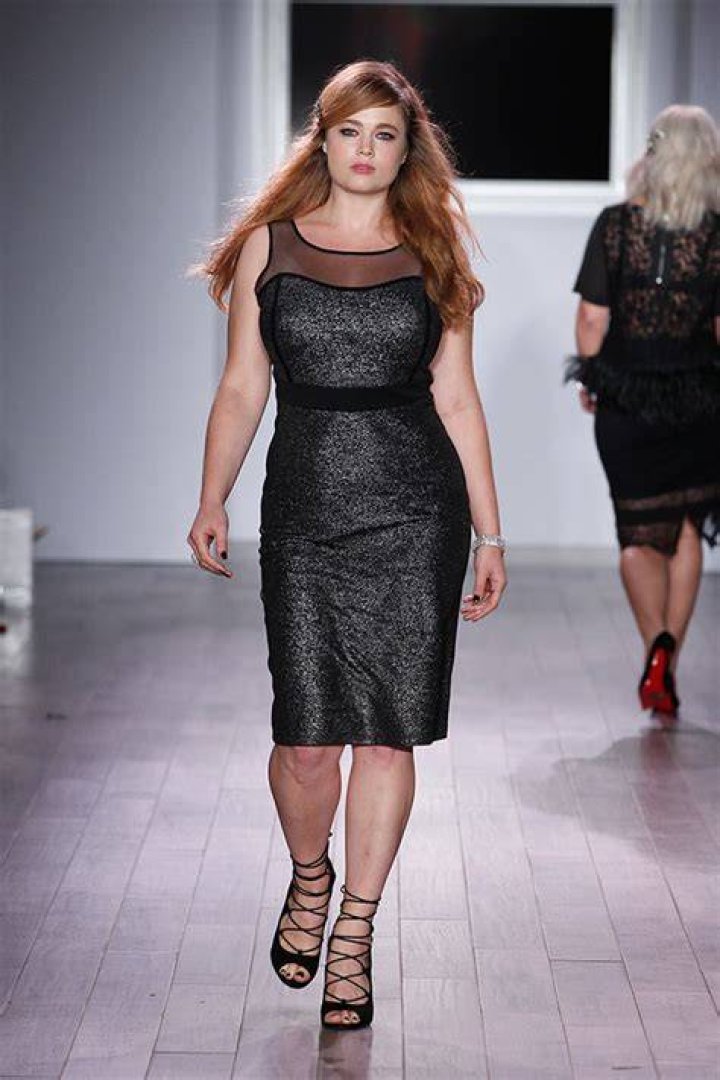 Full-Figured Women Walk Runway – Hollywood Life