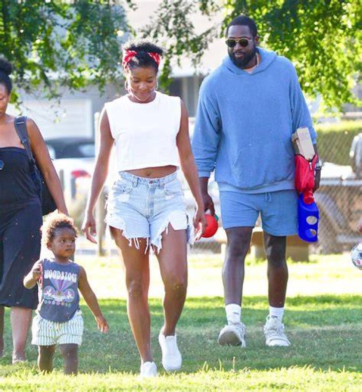 Gabrielle Union Cozies Up To Husband Dwyane Wade In Yellow Short Shorts On Vacation — Pics