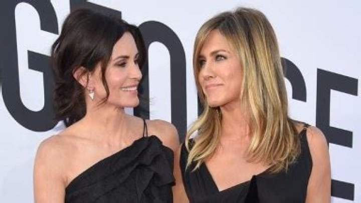Galentine’s Day: Jennifer Aniston & Courteney Cox Plus More Cute Celeb Besties
