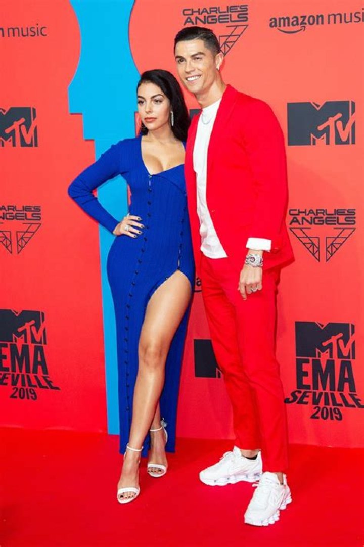 Georgina Rodriguez PicSs — See Cristiano Ronaldo’s Girlfriend – Hollywood Life