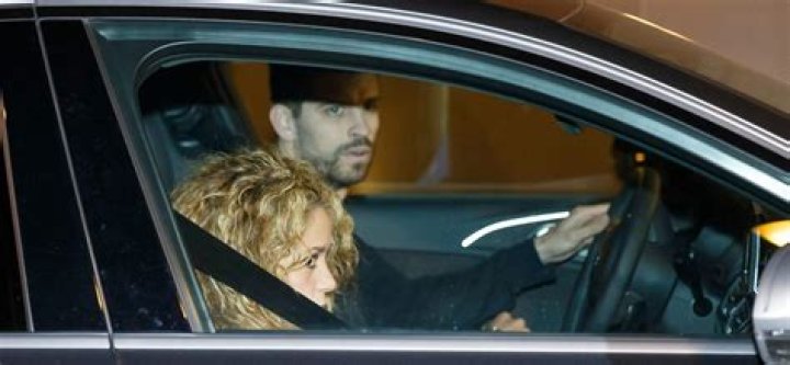 Gerard Pique Drives Twingo Car In Response To Shakira Diss Song – Hollywood Life