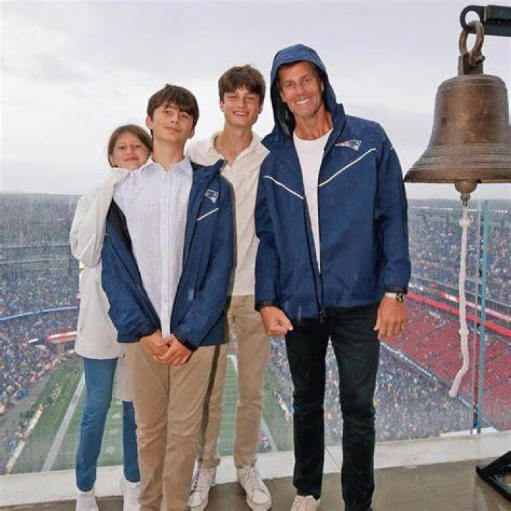 Gisele Seen In 1st Photo Since Report She & Tom Brady Have Both Hired Divorce Lawyers