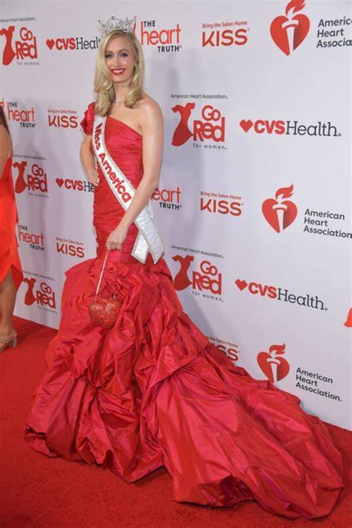 Go Red for Women Concert: Photos of Demi Lovato, Mira Sorvino, & More at American Heart Association Event