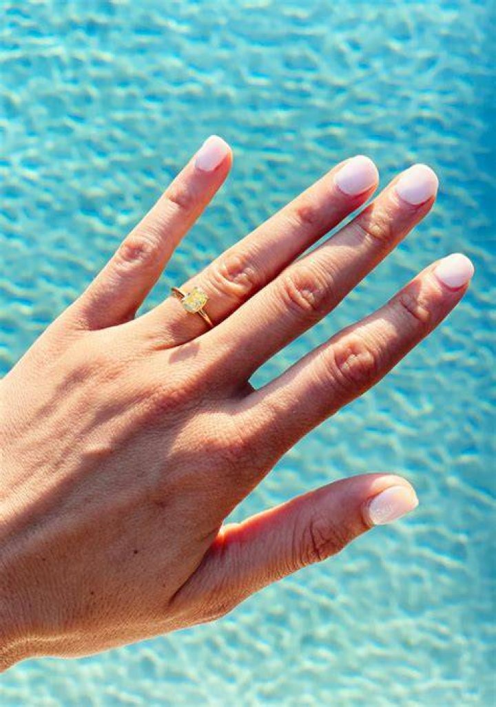 Greek Alum Tiffany Dupont Reveals She’s Pregnant & Engaged – Hollywood Life