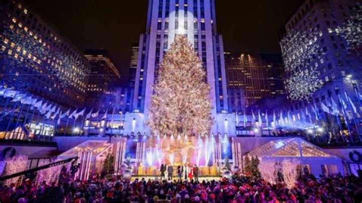 Gwen Stefani Stuns In Plaid Crop Top & Skirt For ‘Christmas In Rockefeller Center’ Performance