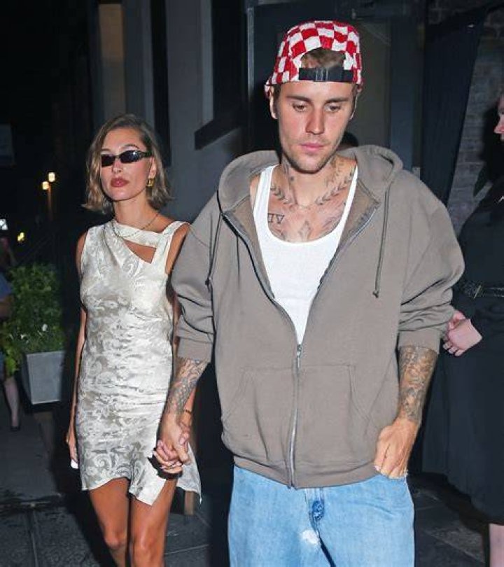 Hailey Baldwin & Justin Bieber Wear Swimsuits In Romantic Idaho Photos – Hollywood Life