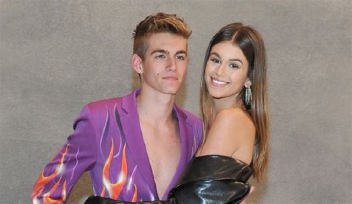 Hailey Baldwin, Kaia Gerber & More – Hollywood Life