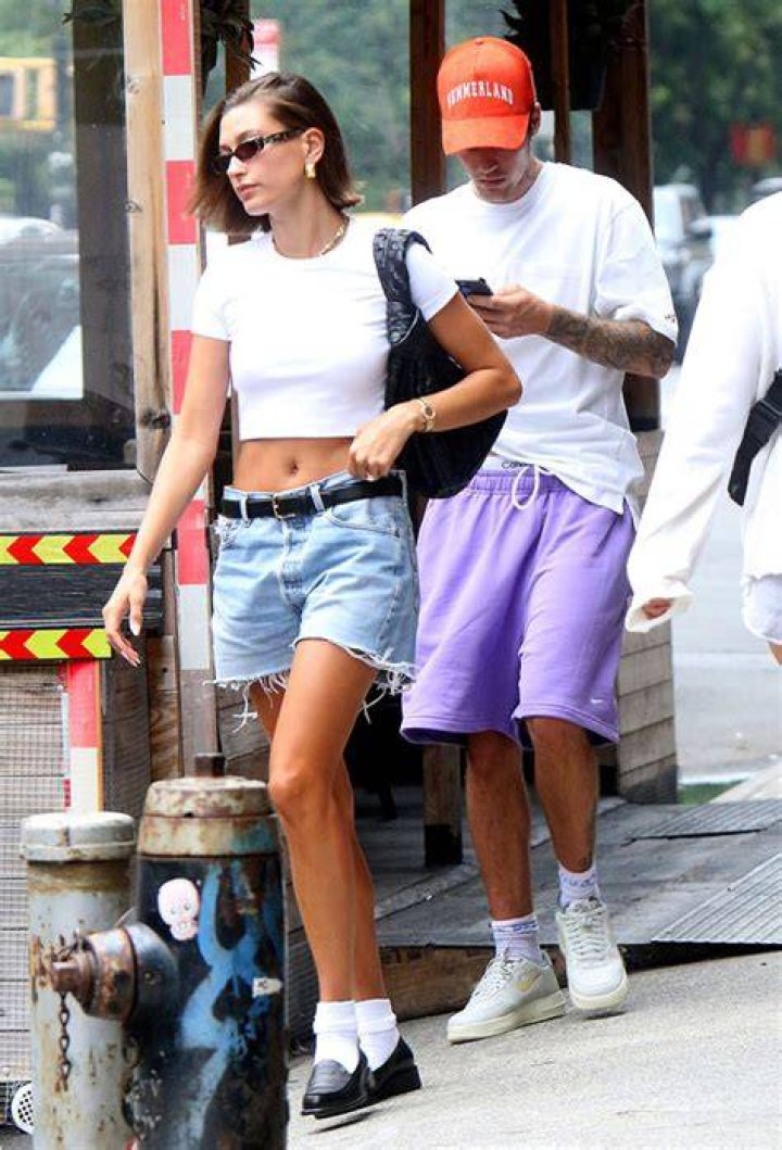 Hailey Baldwin Reunites With Hubby Justin Bieber In Short Zebra Shorts & Sports Bra – Pic