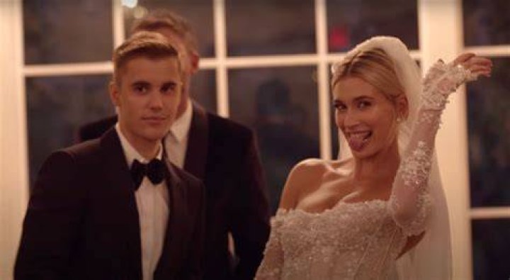 Hailey Baldwin Reveals Why She & Justin Delayed Their Wedding 1 Year After Courthouse Nuptials