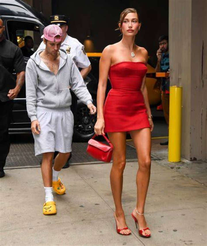 Hailey Baldwin Wears Daisy Dukes On Philadelphia Date With Justin Bieber – Hollywood Life
