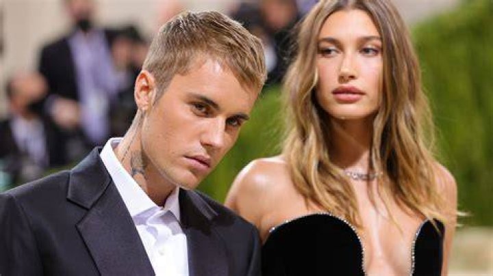 Hailey Bieber Hug Husband Justin Amid Uncle Alec’s Charges: Photos – Hollywood Life