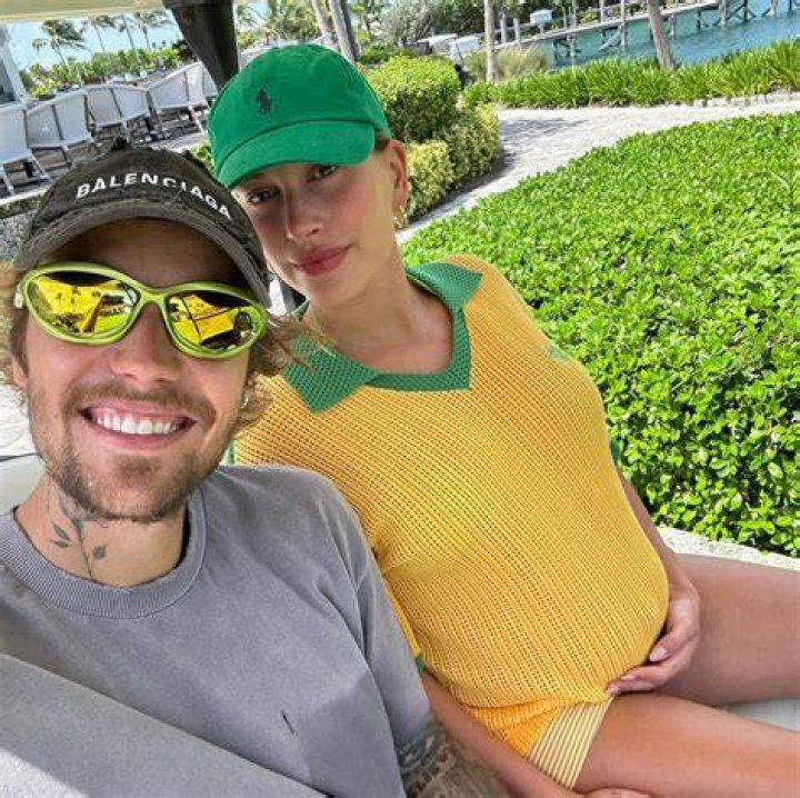 Hailey Bieber’s Bikini Top & Jeans On Jamaica Vacation: Photos – Hollywood Life