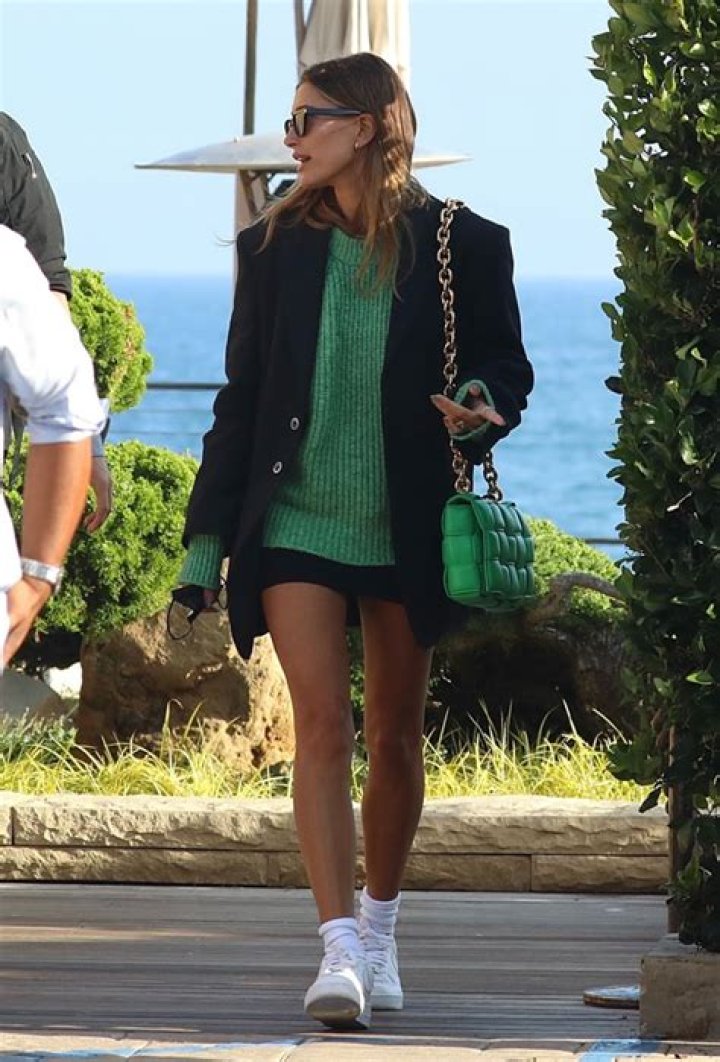 Hailey Bieber Shows Off Black Mini Skirt & Blazer At Nobu Malibu – Hollywood Life
