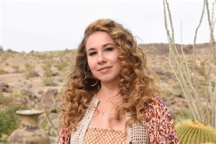 Haley Reinhart Celebrity Profile – Hollywood Life