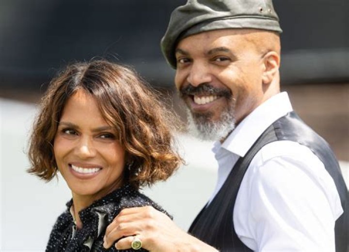 Halle Berry’s Boyfriend Van Hunt Reveals When They Might Really Get Married – Watch