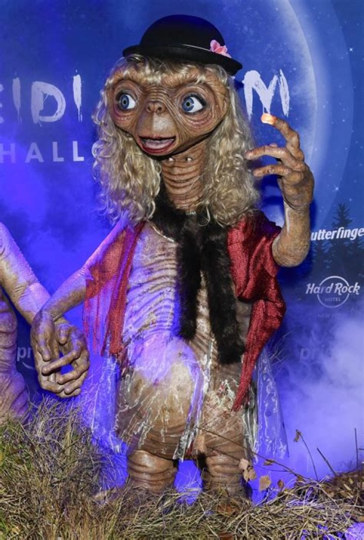 Halloween Costume 2021 – Hollywood Life