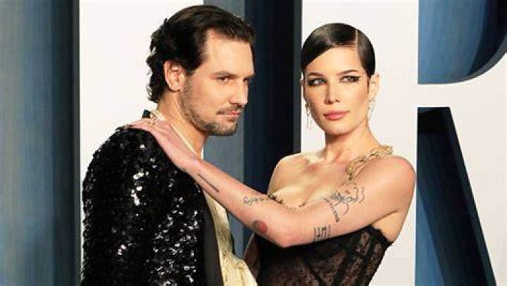 Halsey & Alev Aydin Split, Singer Files For Full Custody Of Their Son – Hollywood Life