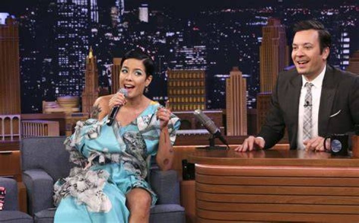 Halsey Plays Google Translate Songs & Sings With Jimmy Fallon: Watch – Hollywood Life