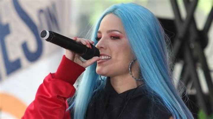 Halsey Rushes Offstage Mid-Set & Cancels Concert Amidst ‘Personal Emergency’