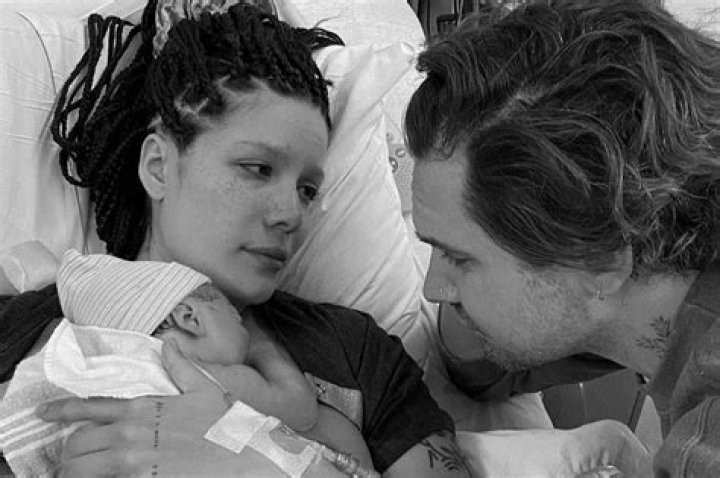 Halsey Shows Off Postpartum Stretch Marks & New Photos Of Baby Ender 3 Weeks After Giving Birth