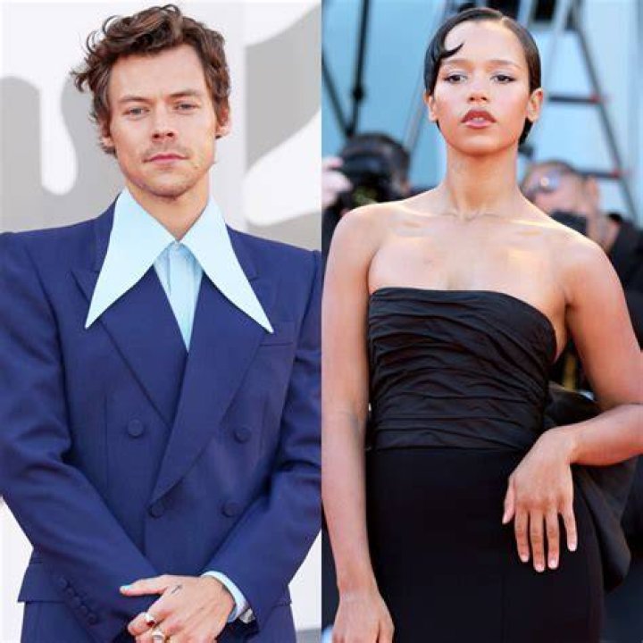 Harry Styles Wraps Arms Around Taylor Russell In London – Hollywood Life
