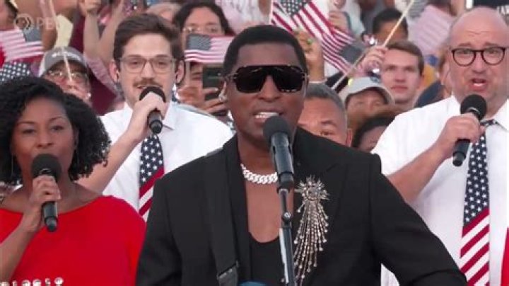 He Performs ‘America The Beautiful’ – Hollywood Life