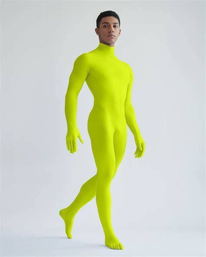 Heidi Klum, 47, Twirls In Bright Yellow Bodysuit Gown During Photoshoot — Watch