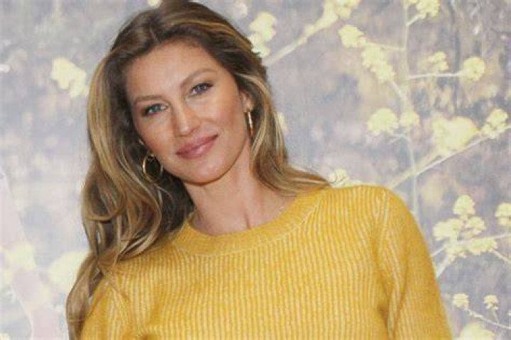 Heidi Klum & Gisele Bündchen Reunite For ‘Germany’s Next Top Model’ – Hollywood Life