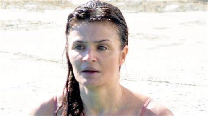Helena Christensen’s One-Piece Swimsuit While Swimming In Snow: Video – Hollywood Life