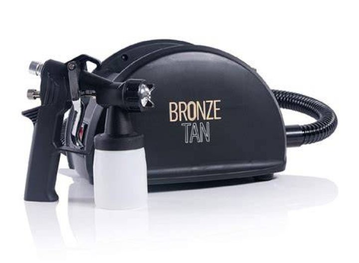 Highest-Rated Spray Tan Machines of 2024 – Reviews by Hollywood Life – Hollywood Life