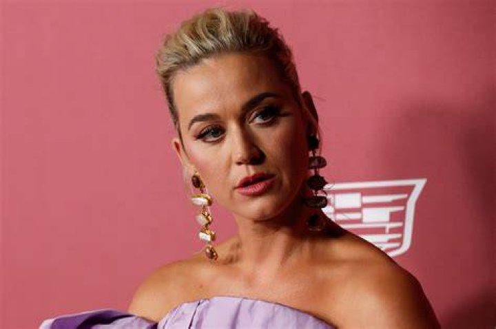 Hottest Photos of the Pop Star – Hollywood Life