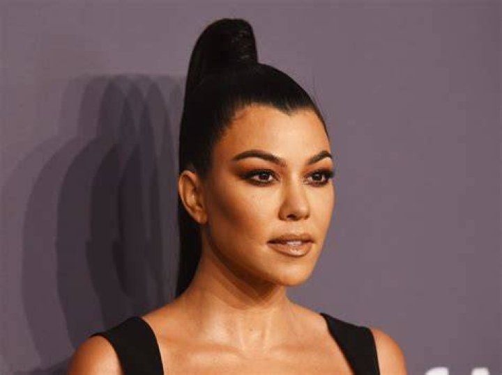 How Kourtney Kardashian Lost 45 Pounds After Giving Birth To Baby Mason – Hollywood Life