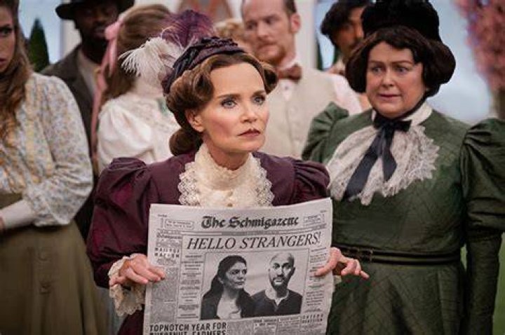 How She Prepared For ‘Tribulation’ In ‘Schmigadoon!’ – Hollywood Life